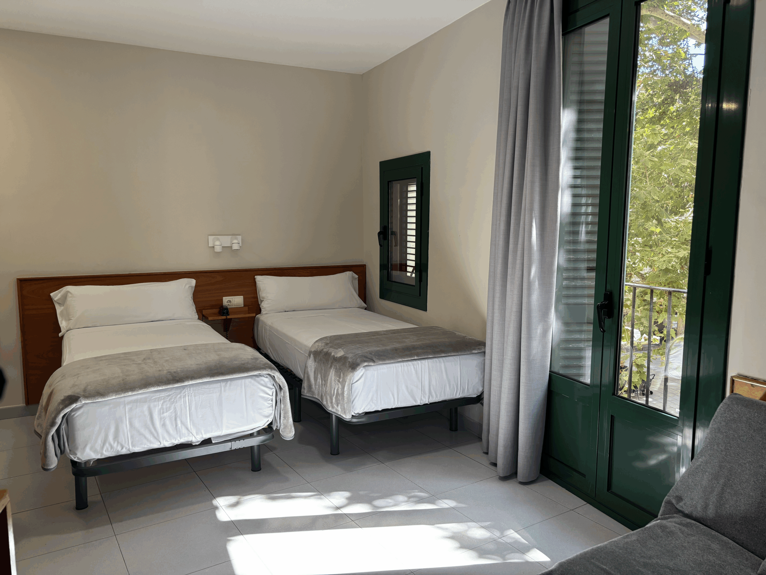 TWIN ROOM WITH BALCONY - HABITACI‡N DOBLE CON BALC‡N 2 CAMAS