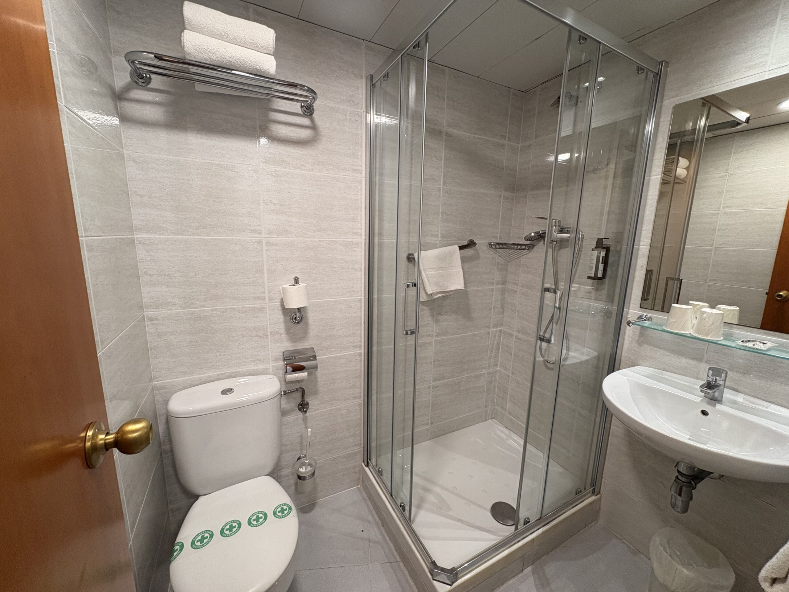 DOBLE ROOM WITH TERRACE - HABITACI‡N DOBLE CON TERRAZA(2)