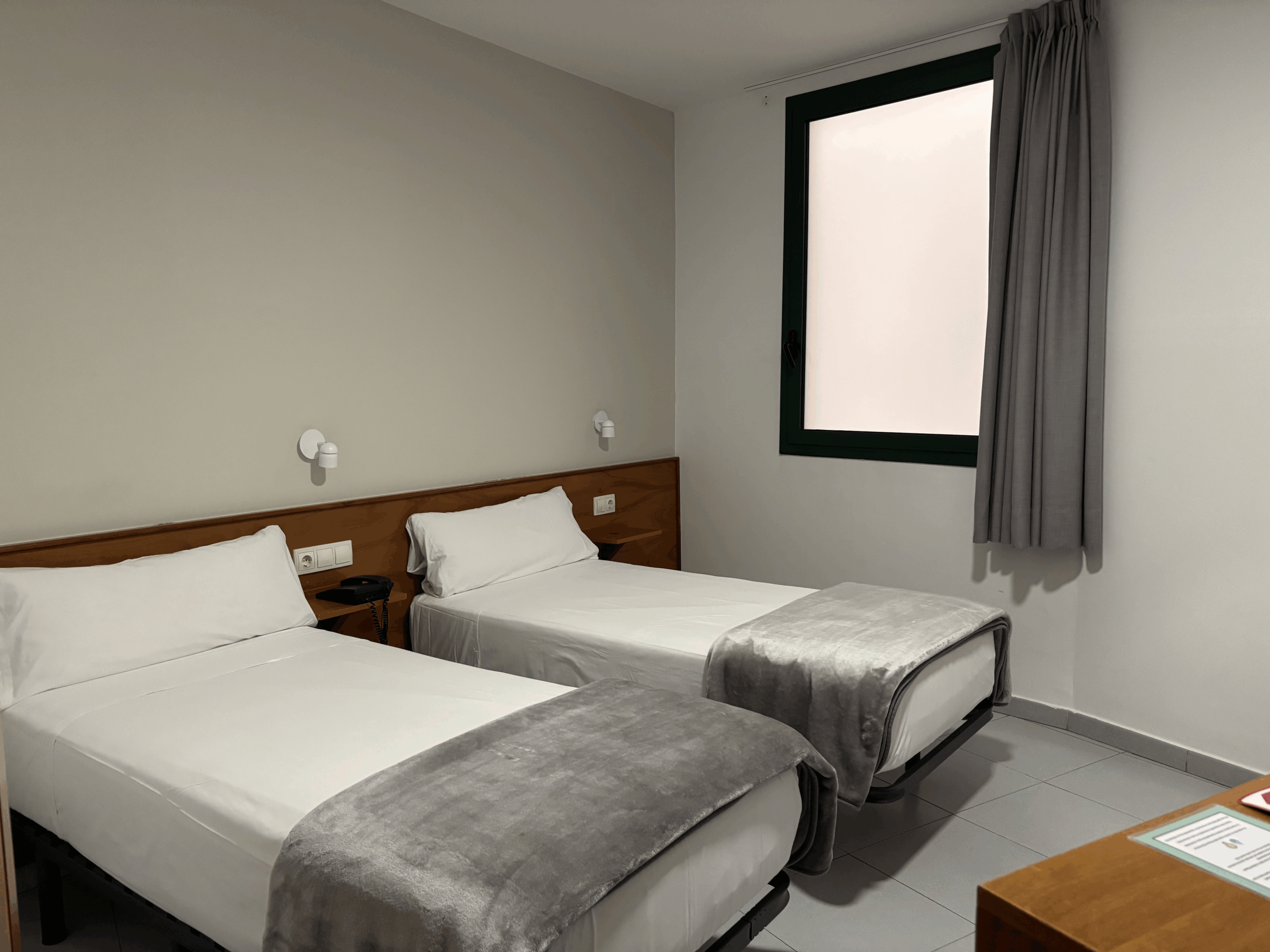 INTERIOR TWIN ROOM - HABITACI‡N DOBLE INTERIOR 2 CAMAS